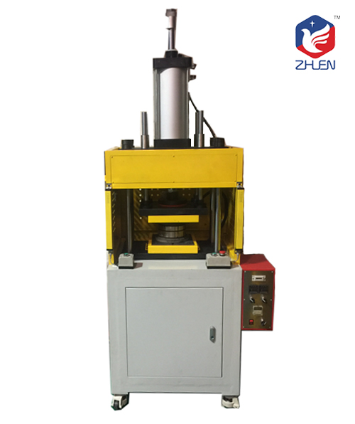 汽車?yán)燃尚? style=